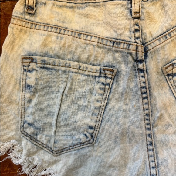 DENIM SHORTS - vibrant MIU micro denim shorts - Picture 7 of 8